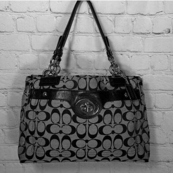 Coach Penelope Signature Carryall - Picture 2 of 9